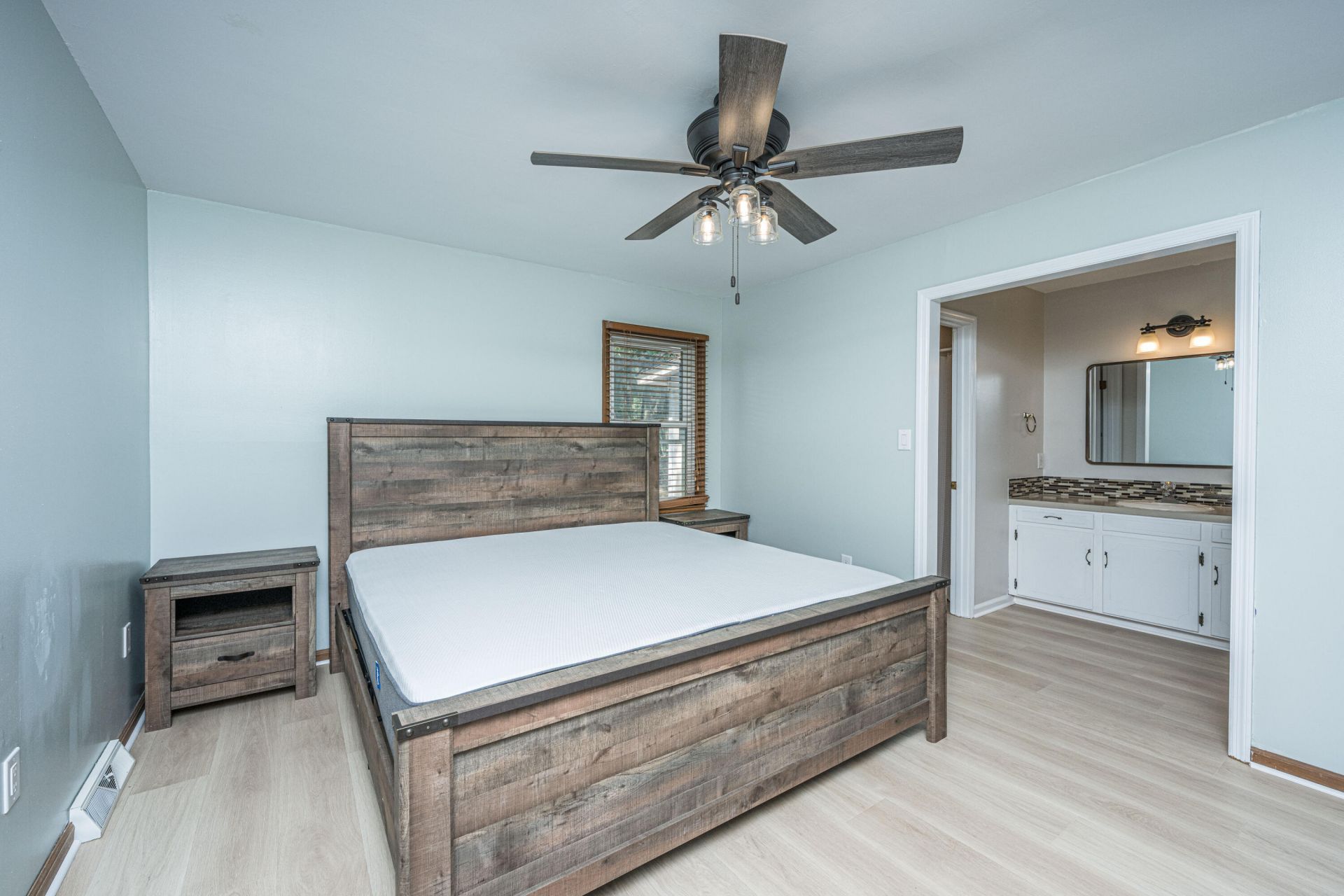 1725 Waterside Boulevard Photo 14