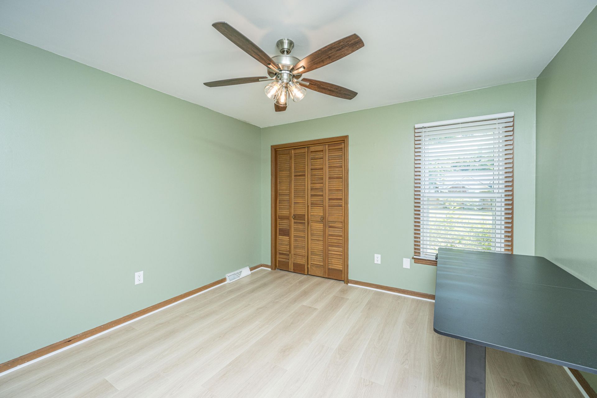 1725 Waterside Boulevard Photo 17