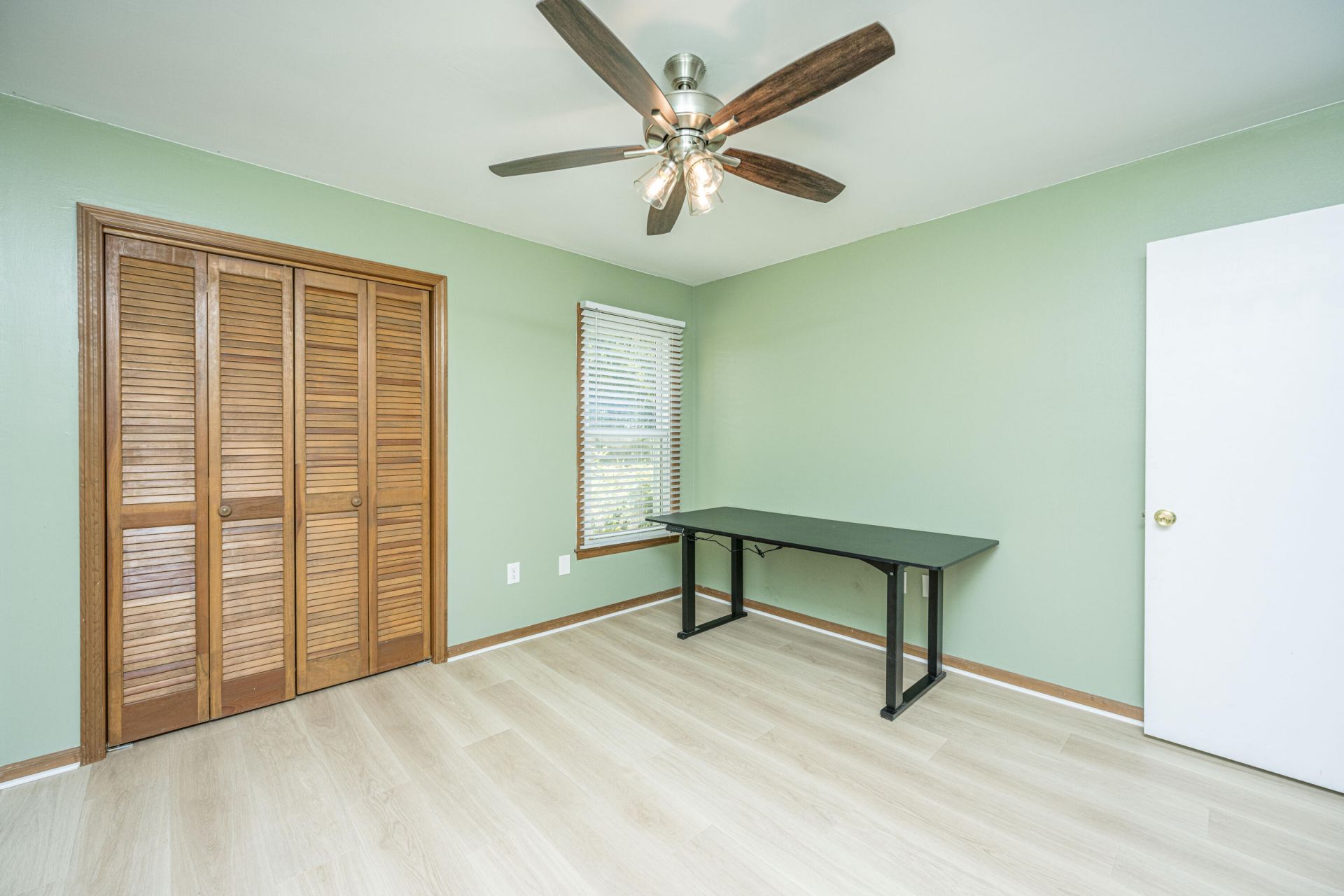 1725 Waterside Boulevard Photo 18