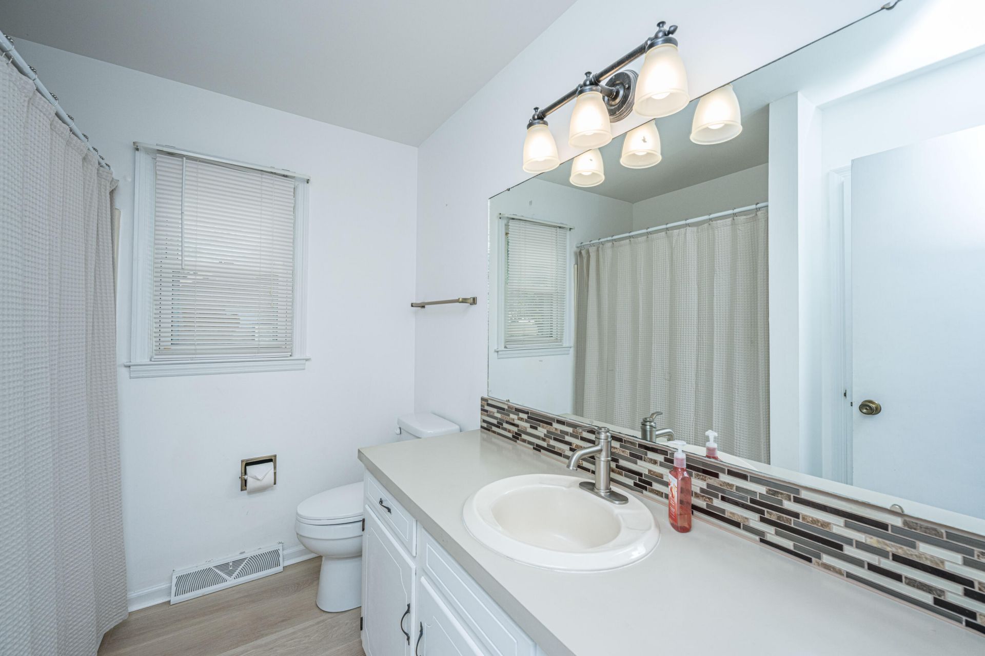 1725 Waterside Boulevard Photo 19