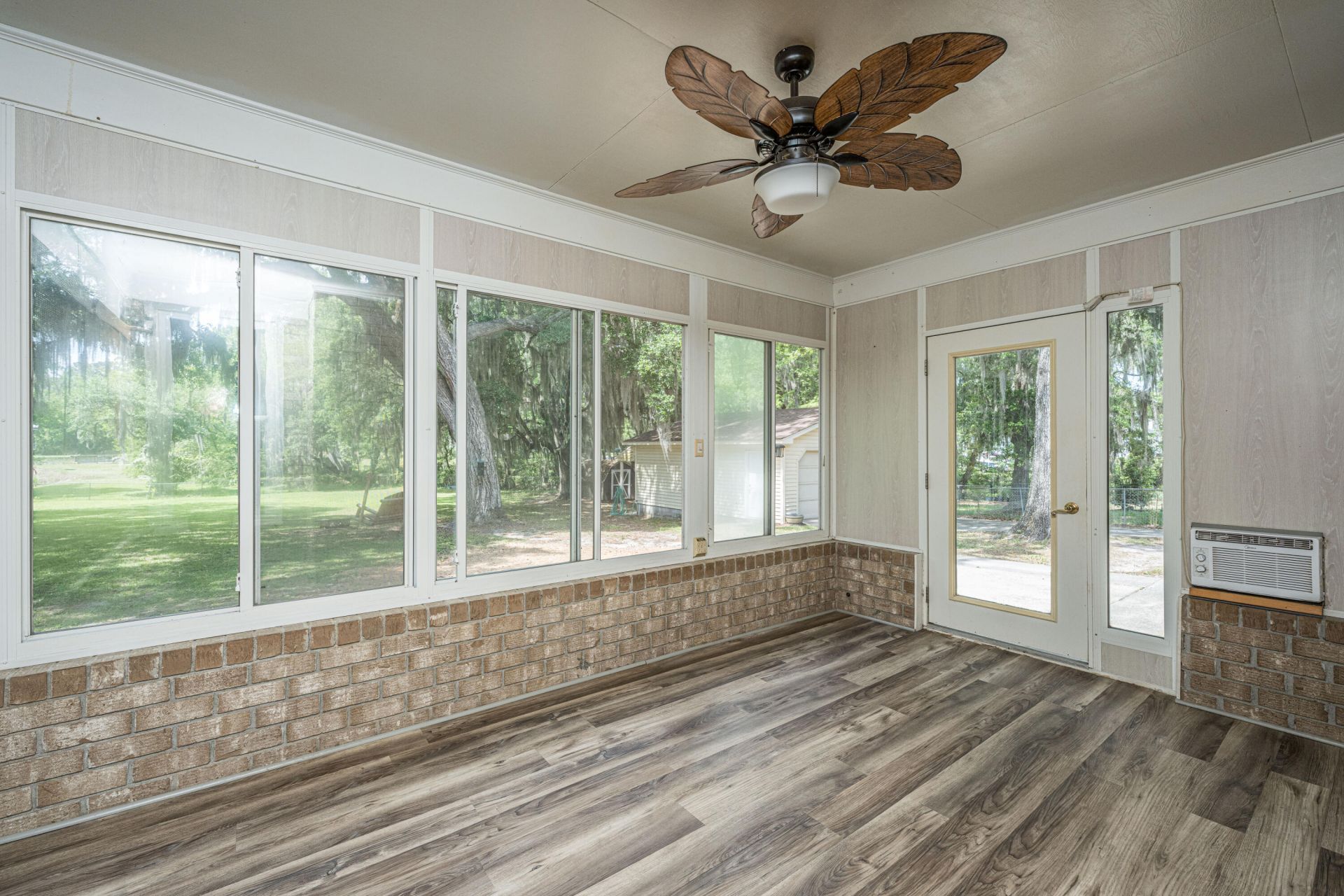 1725 Waterside Boulevard Photo 26