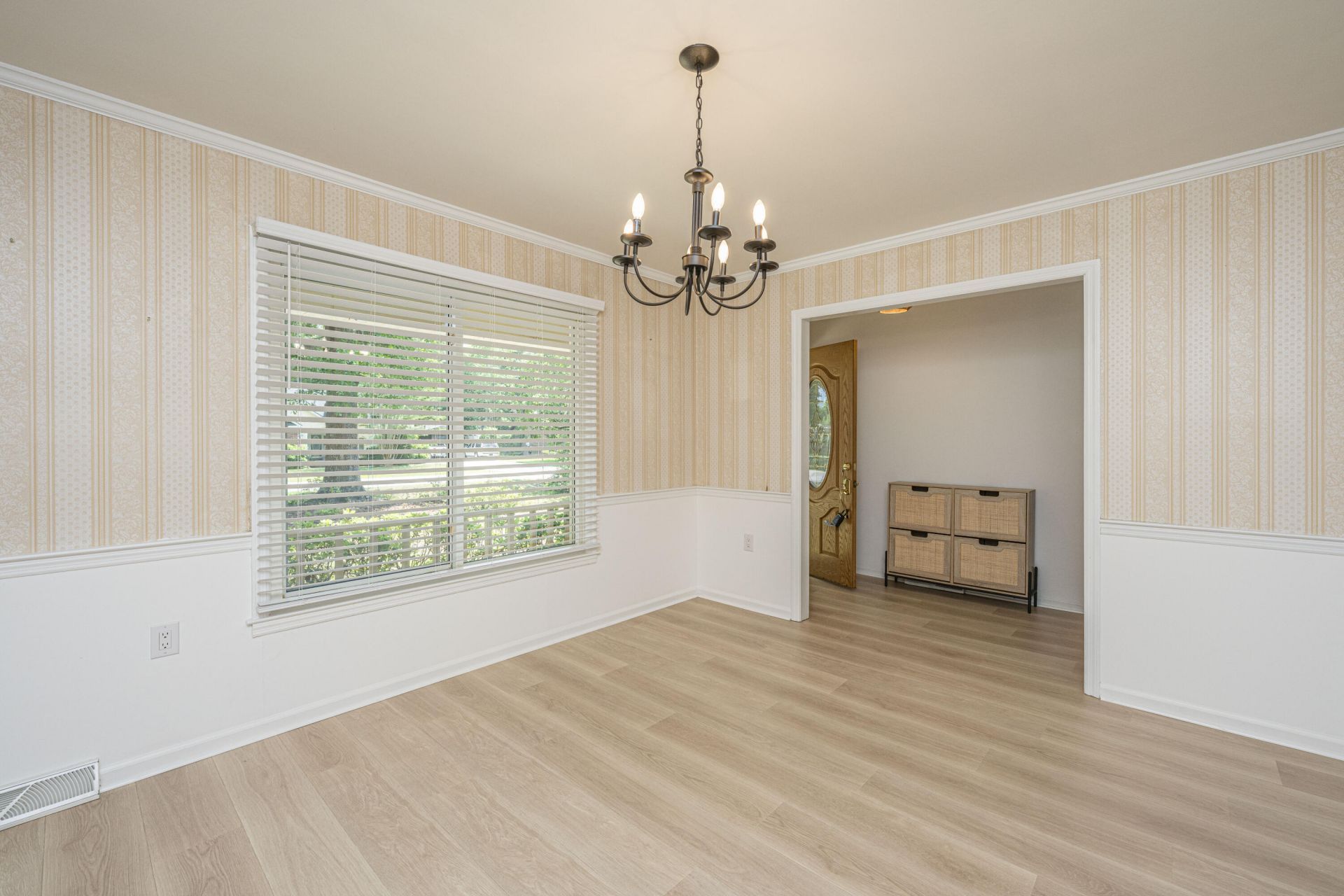 1725 Waterside Boulevard Photo 7