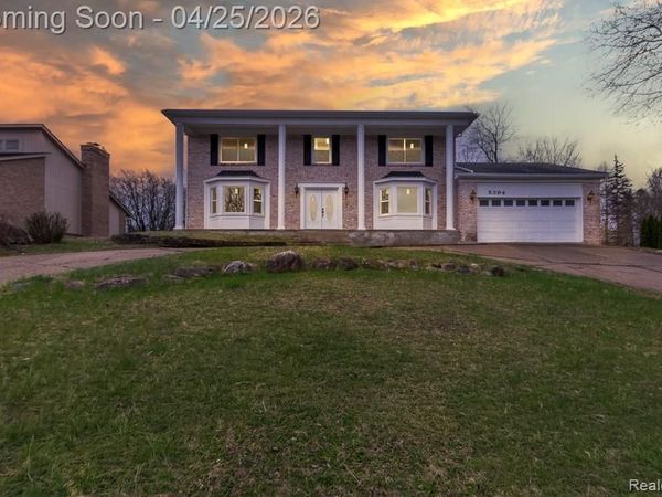 5394 Pond Bluff Drive, West Bloomfield Twp, MI 48323