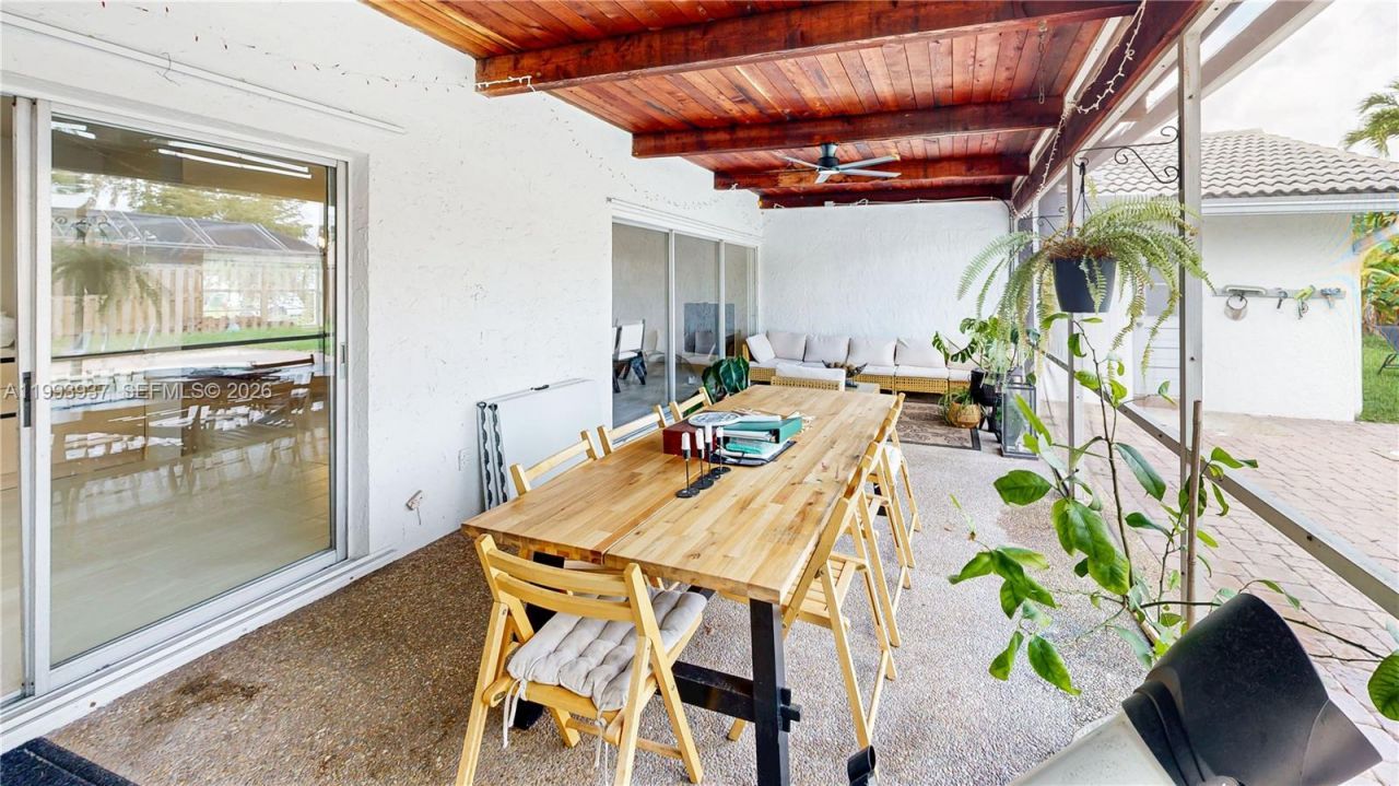 251 NW 92nd Ave , Coral Springs, FL 33071 Photo