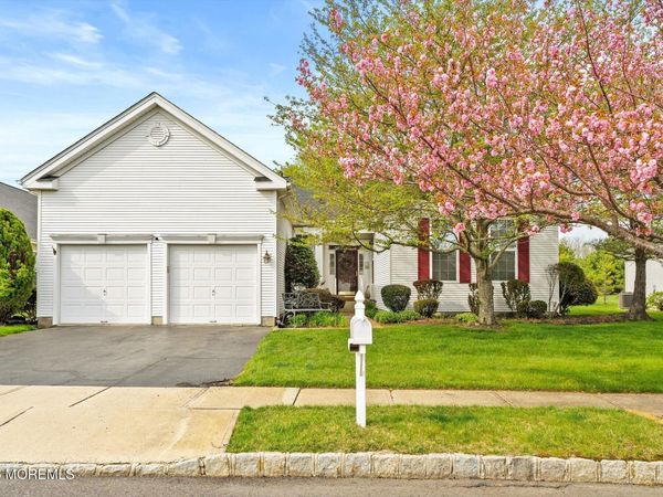 54 Bunker Hill Drive, Allentown, NJ 08501