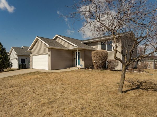 5391 Castleview Drive NW, Rochester, MN 55901