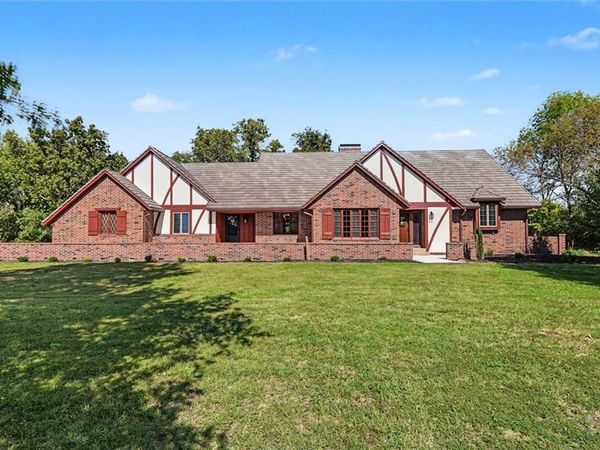 3049 Kingman Road, Ottawa, KS 66067