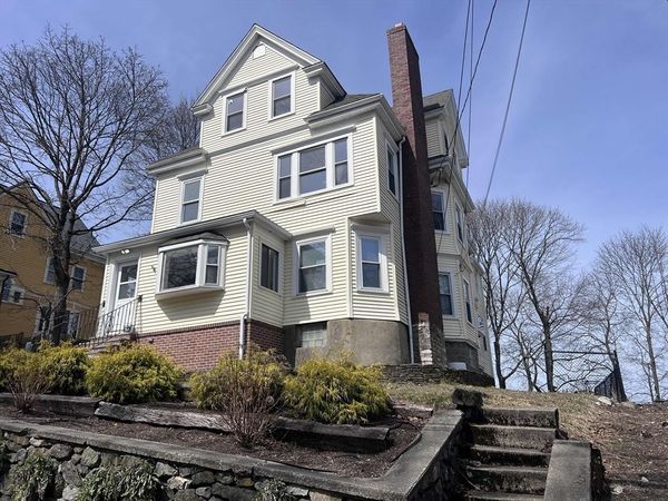 61 Wollaston Ave, Unit 2, Arlington, MA 02476