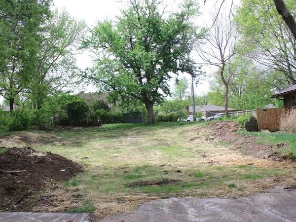 16701 E 29th Street, Independence, MO 64055