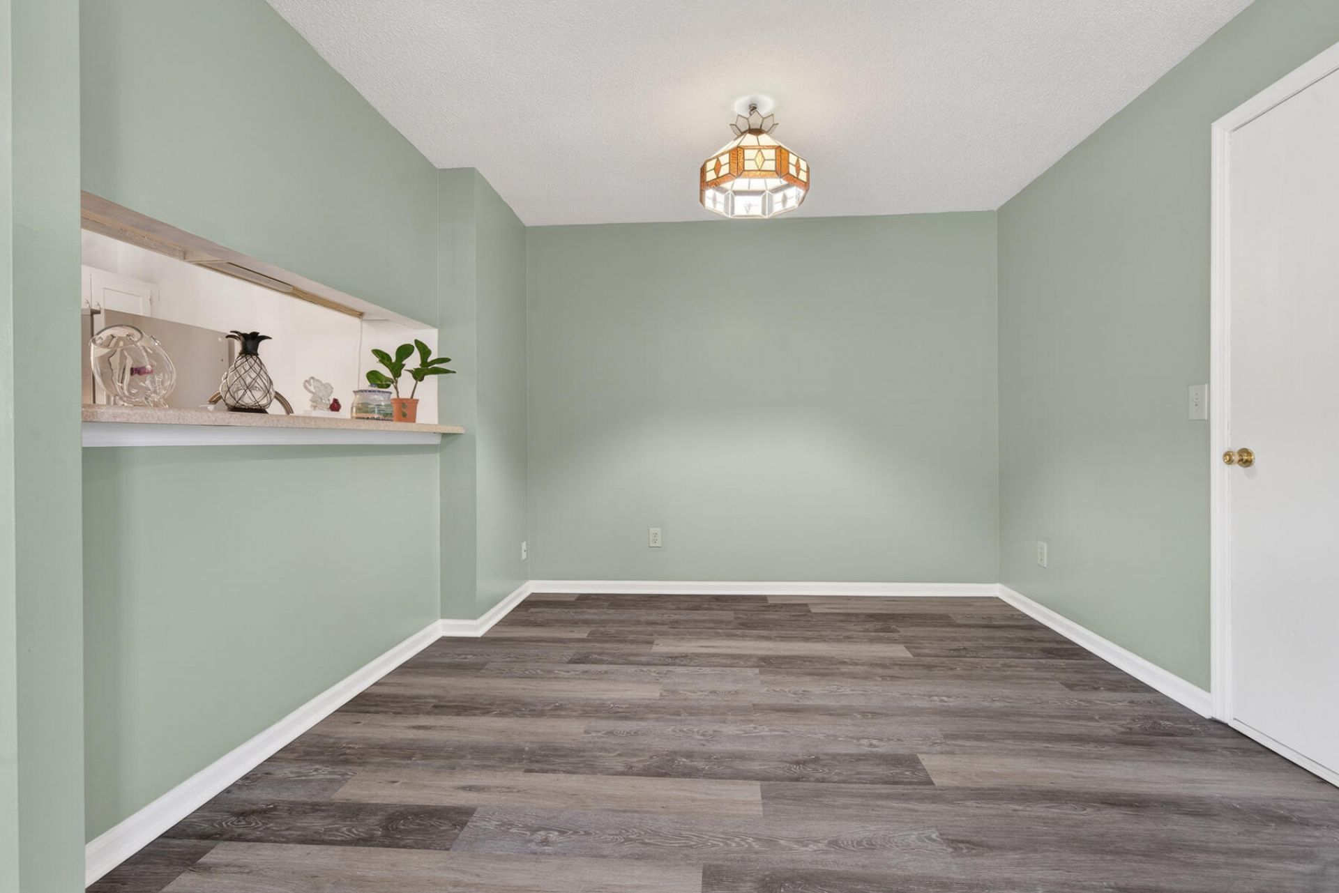 821 Winthrop Street Photo 18