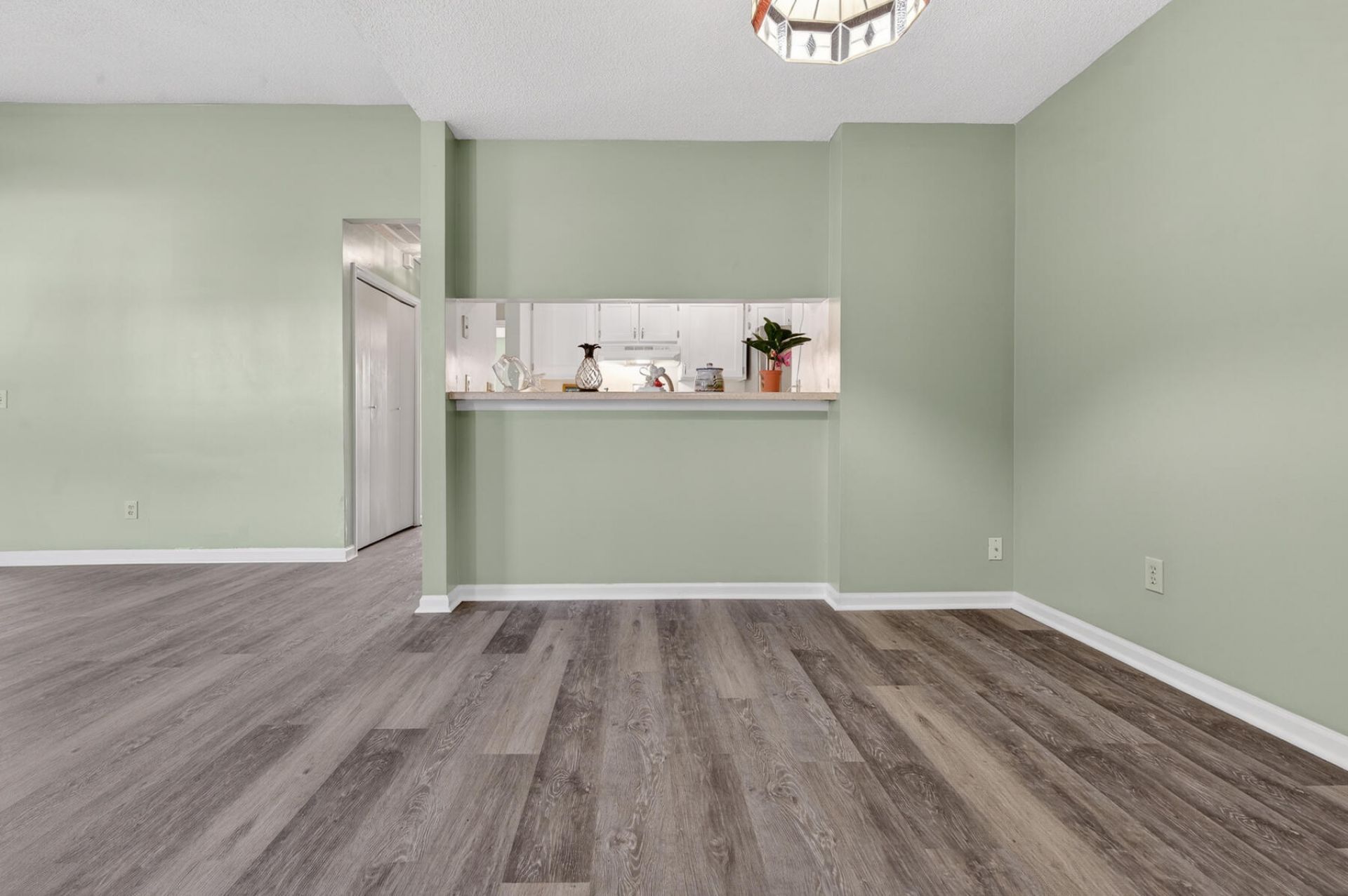 821 Winthrop Street Photo 19