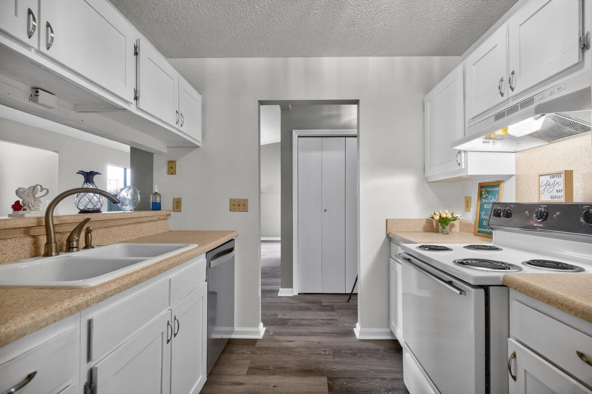 821 Winthrop Street Photo 21