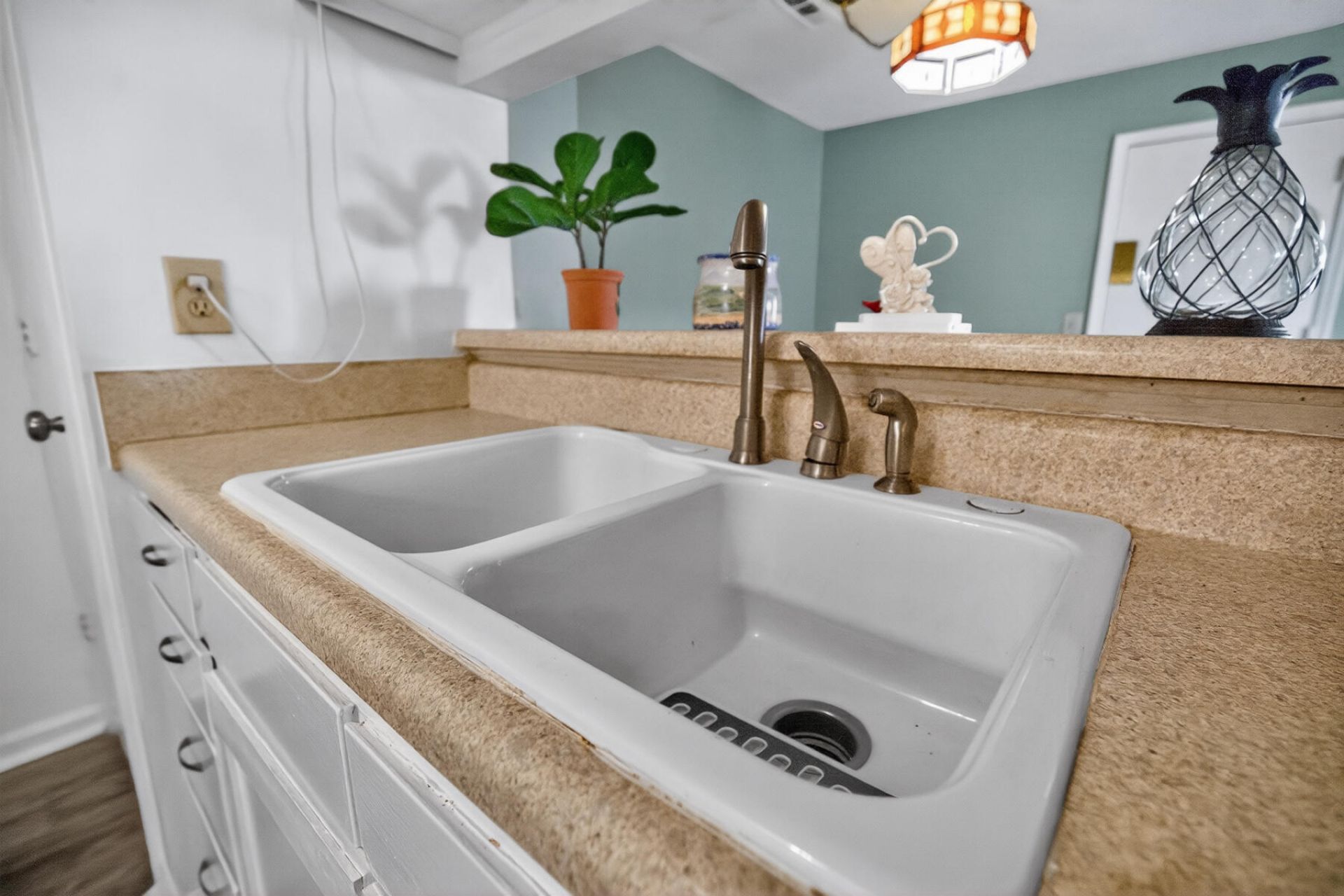 821 Winthrop Street Photo 27