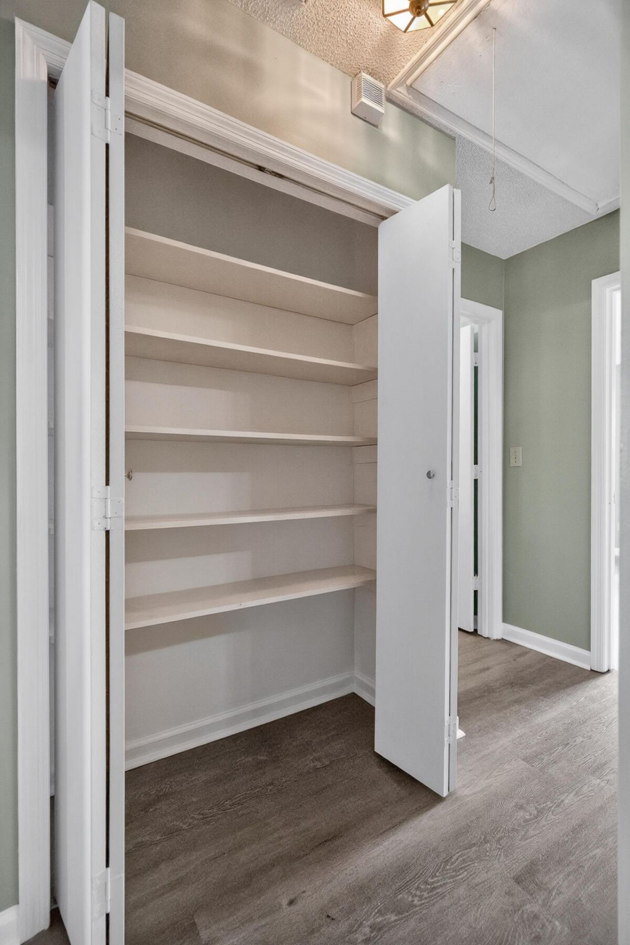 821 Winthrop Street Photo 29