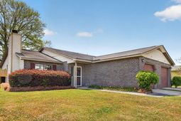 821 Winthrop Street photo 4