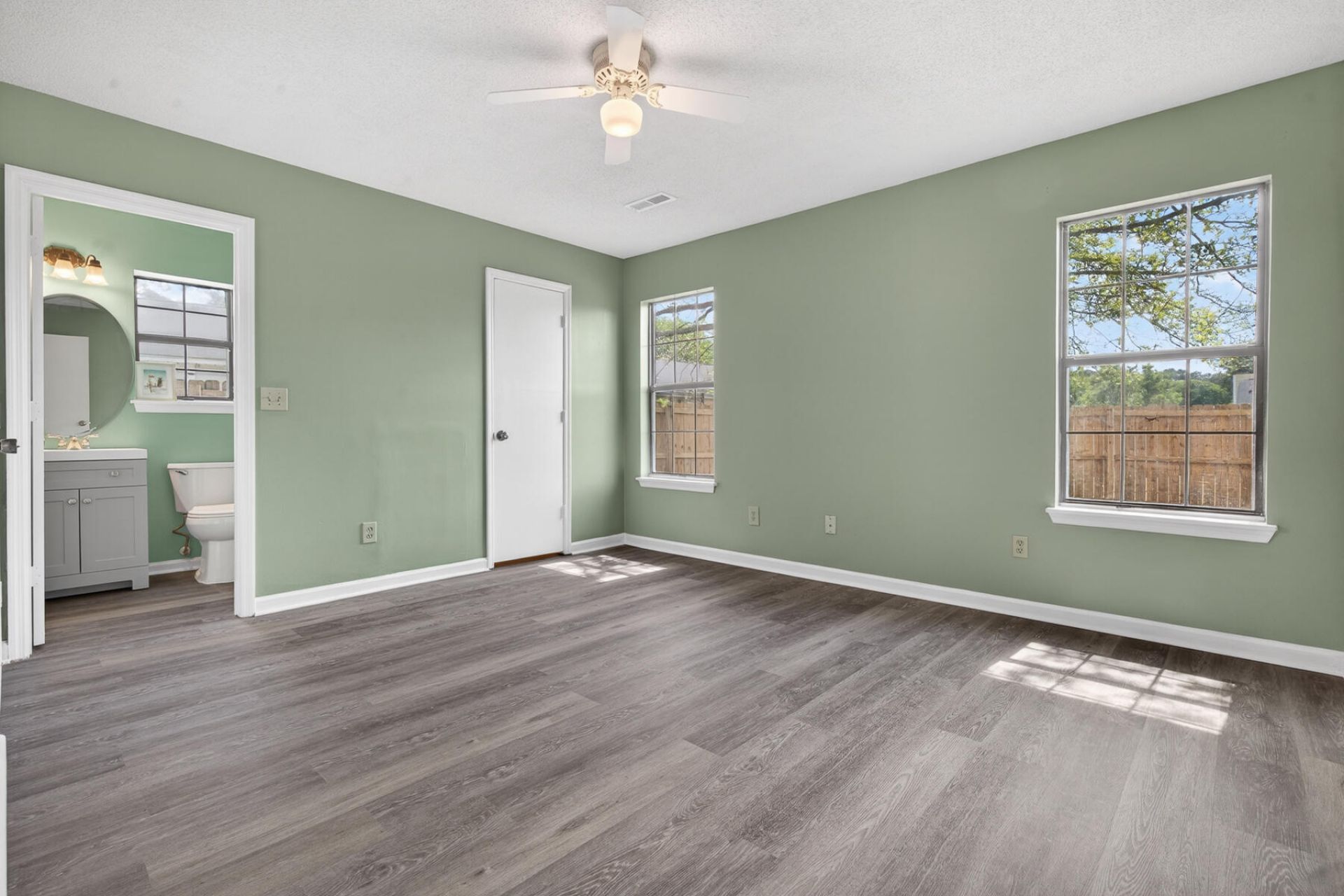 821 Winthrop Street Photo 34