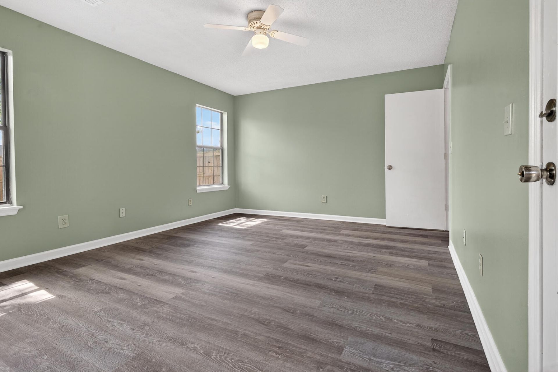 821 Winthrop Street Photo 35