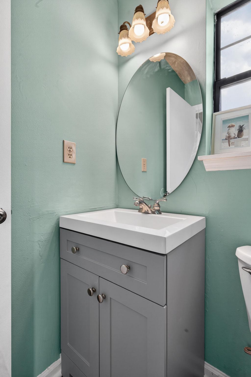 821 Winthrop Street Photo 38