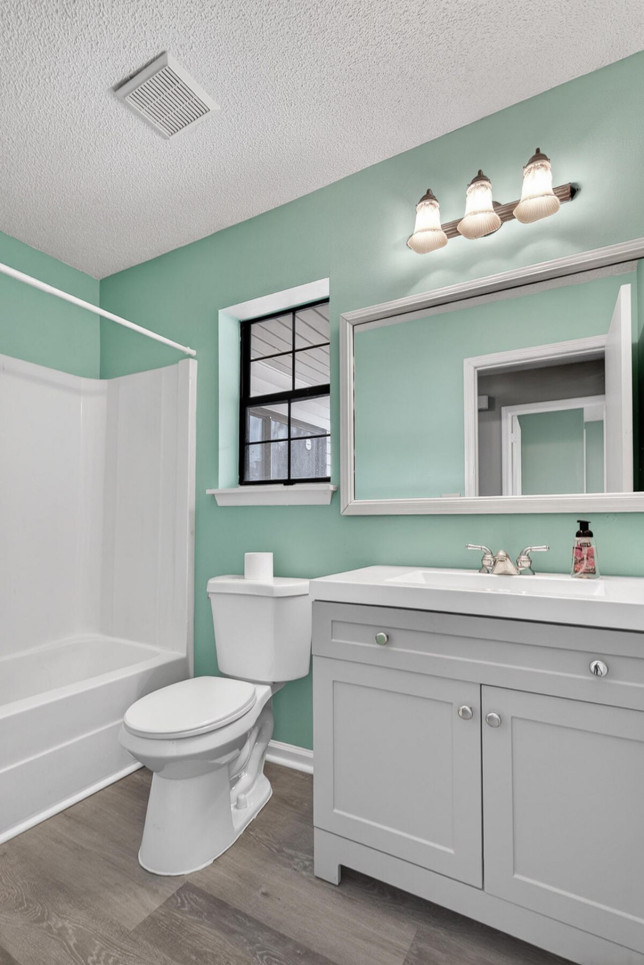 821 Winthrop Street Photo 42