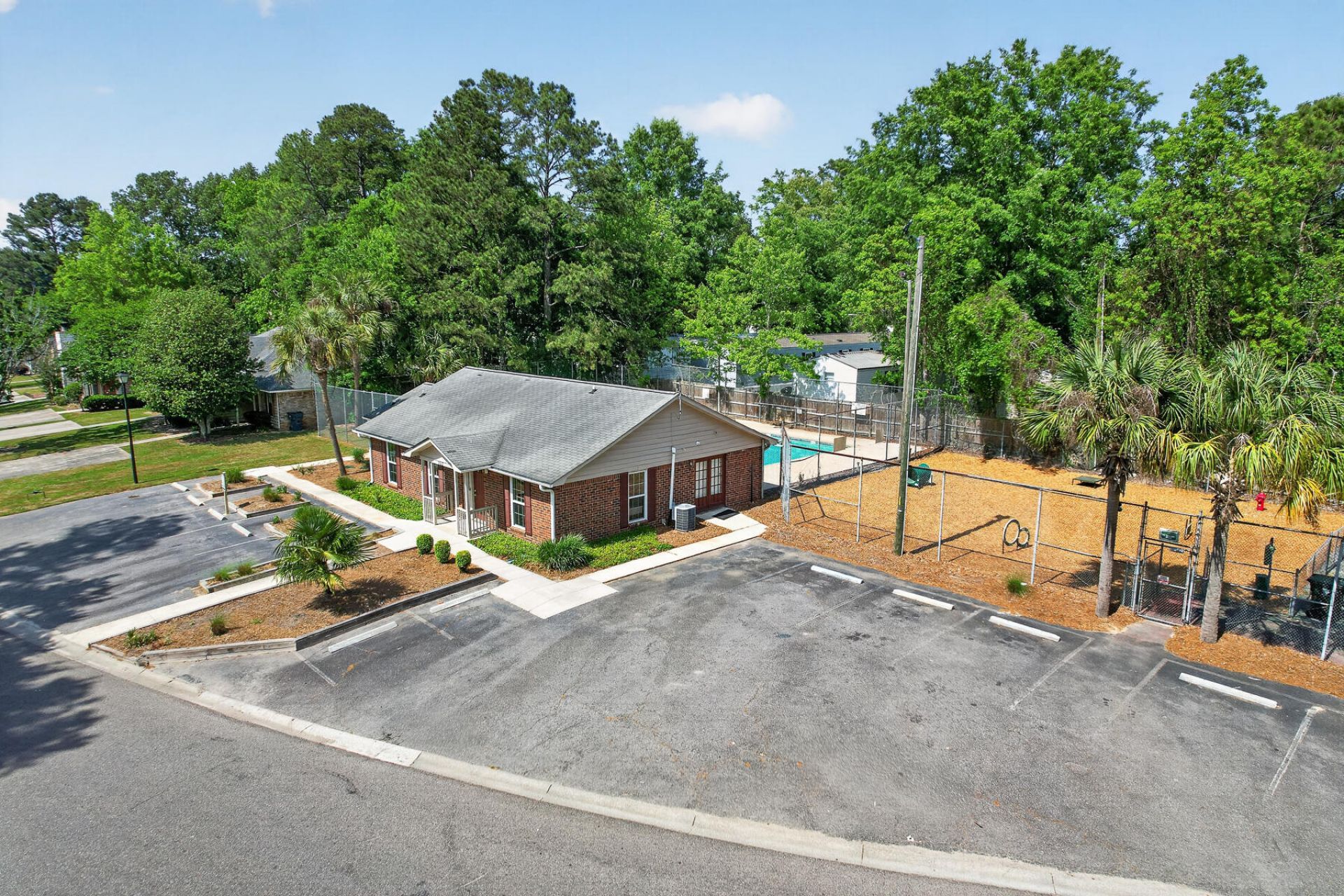 821 Winthrop Street Photo 46