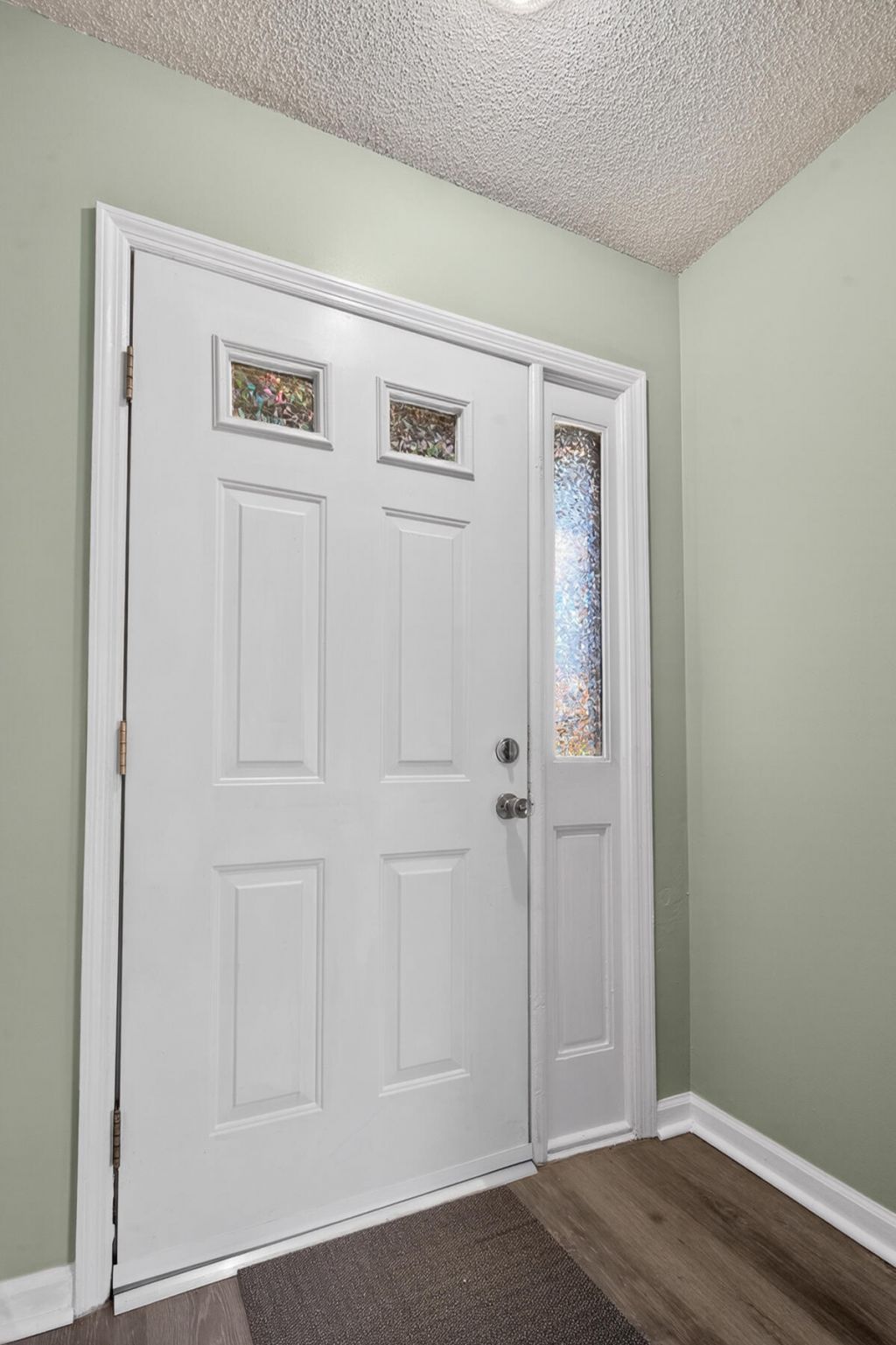 821 Winthrop Street Photo 9