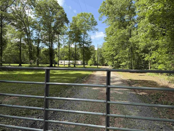 17635 Melancon Rd, Livingston, LA 70754