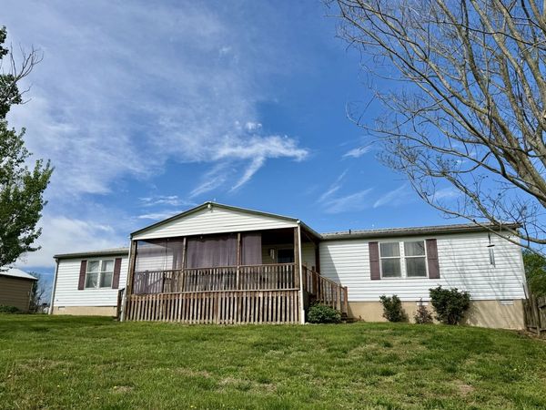 2025 Central Hill Road , Grantsburg, IL 62943