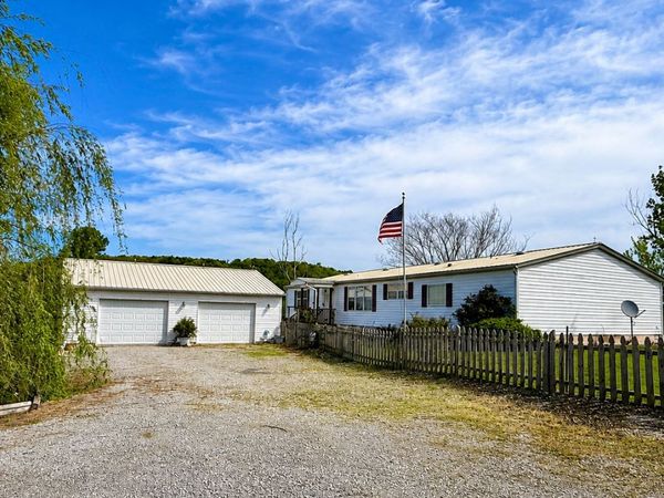 2025 Central Hill Road, Grantsburg, IL 62943