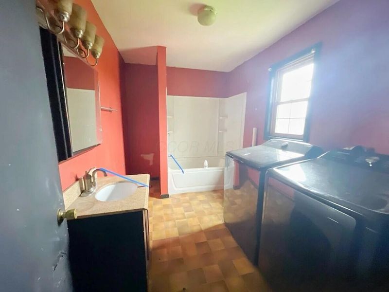 914 Stewart Avenue, Cambridge, OH 43725 Photo 10