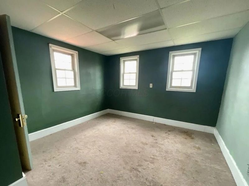 914 Stewart Avenue, Cambridge, OH 43725 Photo 7