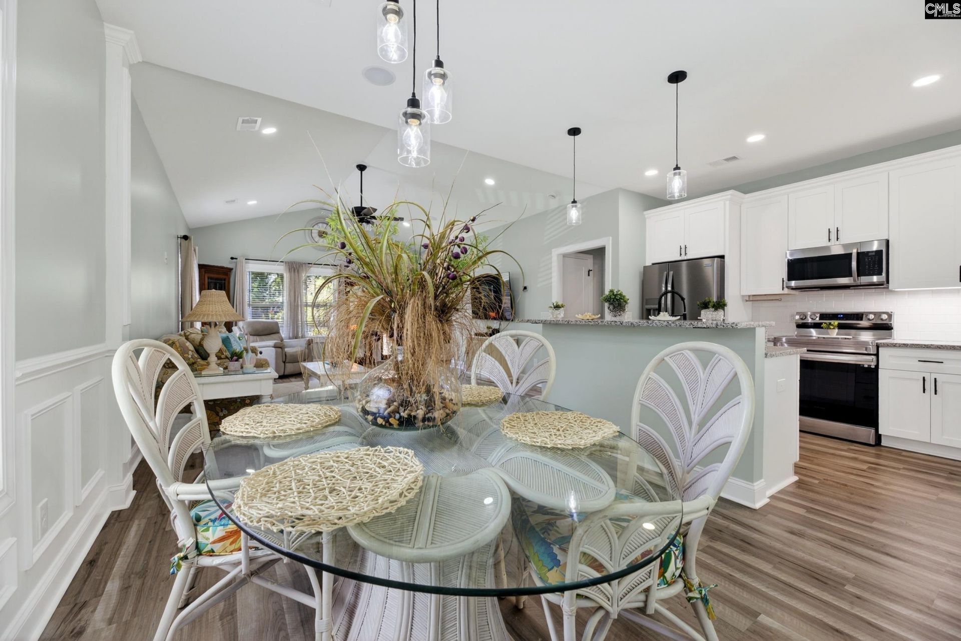 2036 NE Longwood Drive  Photo 11