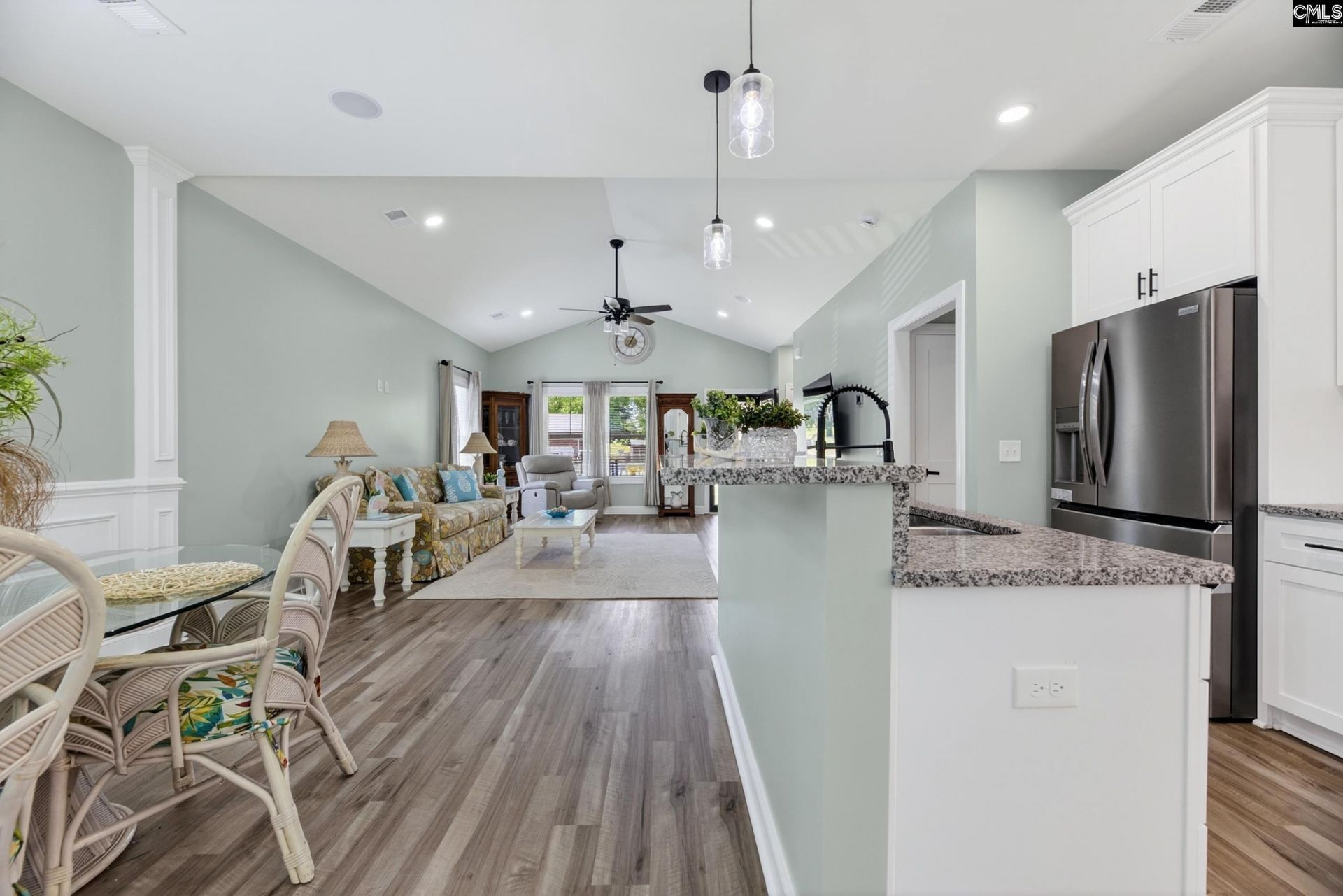 2036 NE Longwood Drive  Photo 12