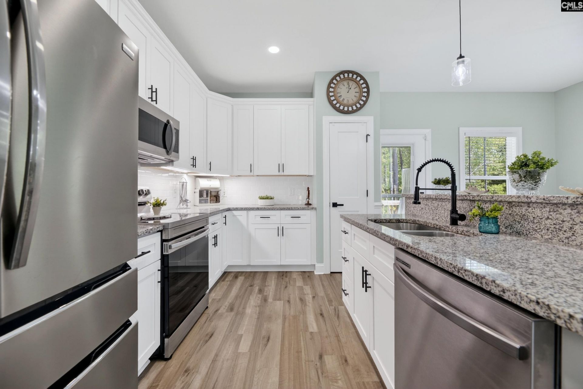 2036 NE Longwood Drive  Photo 17