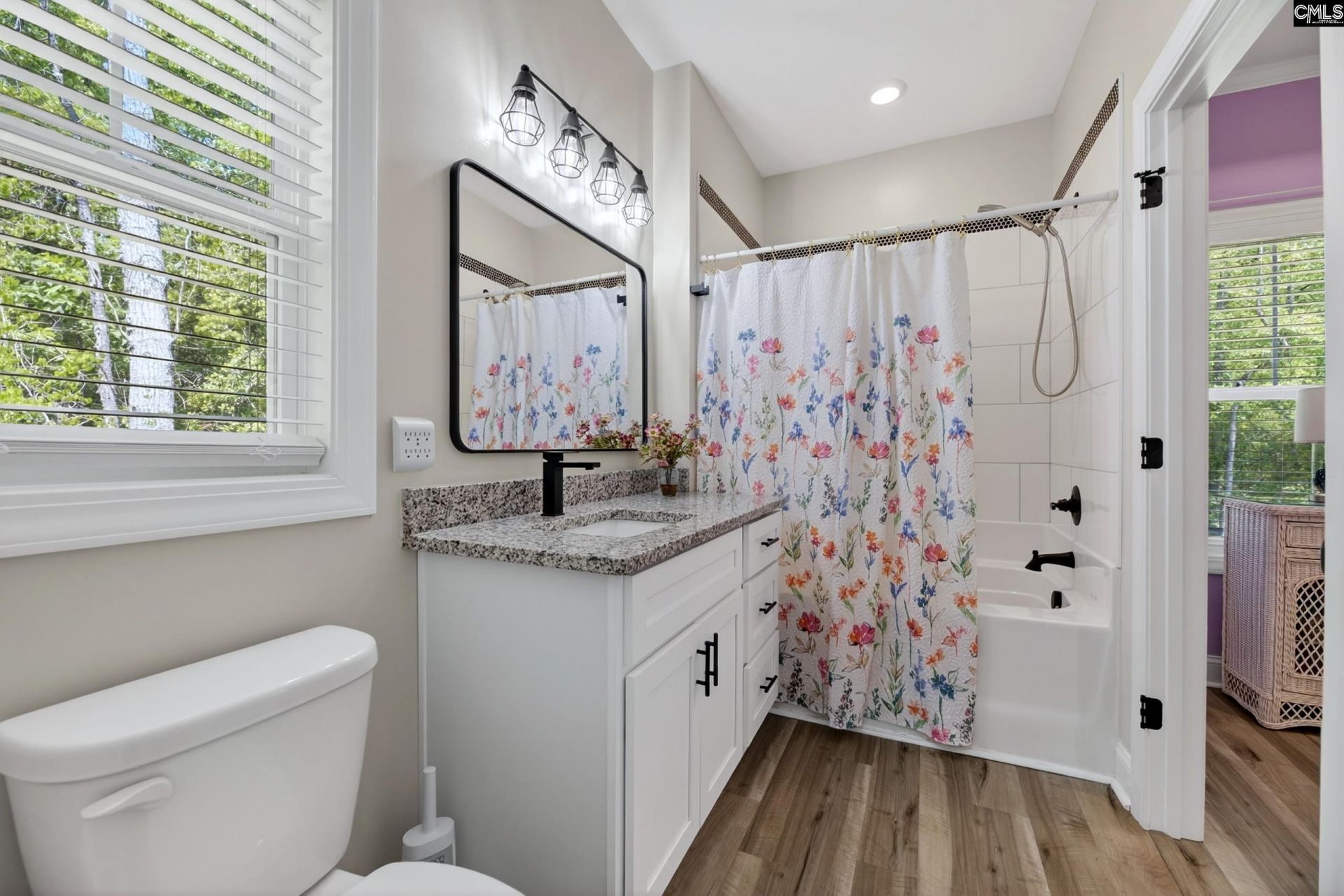 2036 NE Longwood Drive  Photo 22