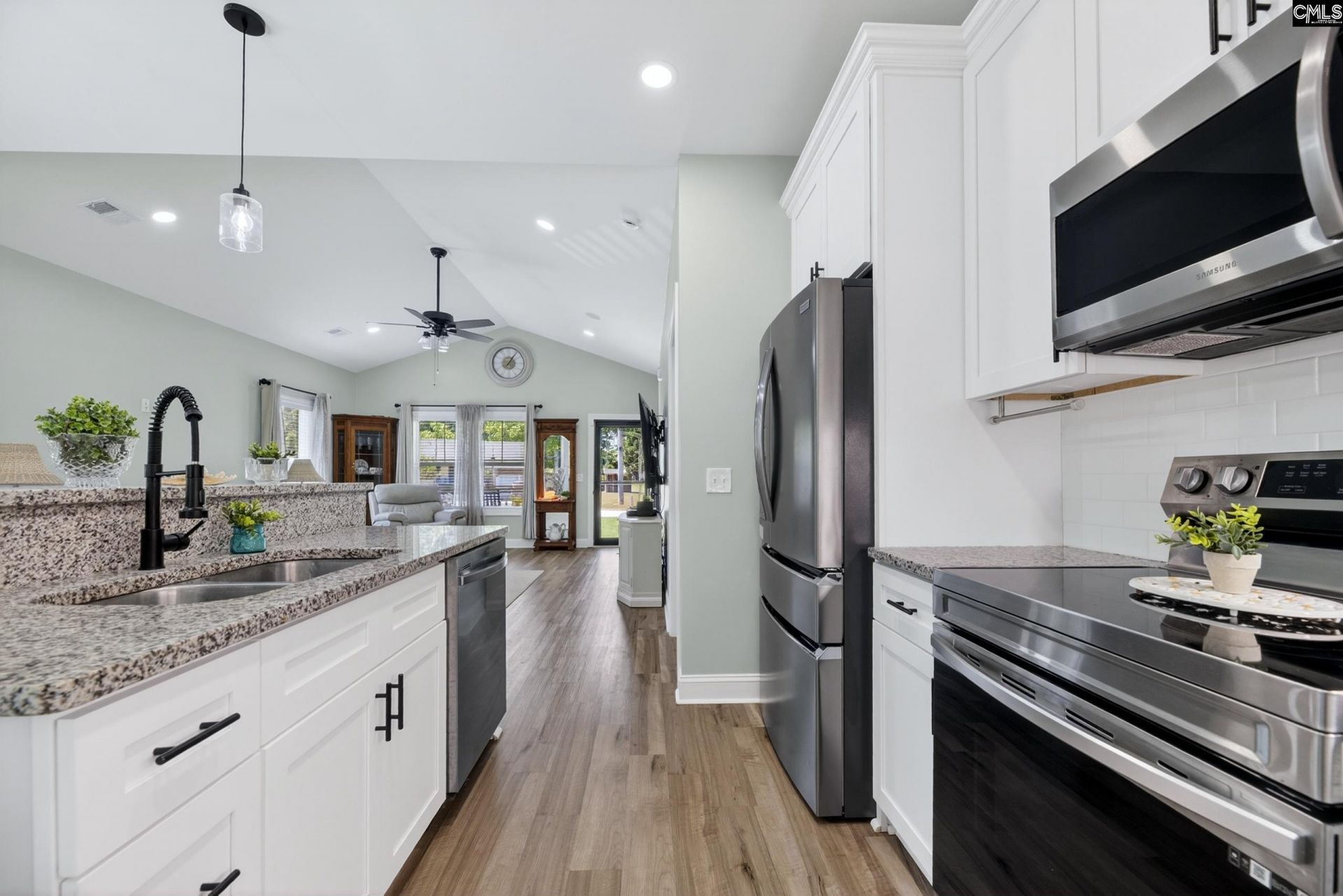 2036 NE Longwood Drive  Photo 5