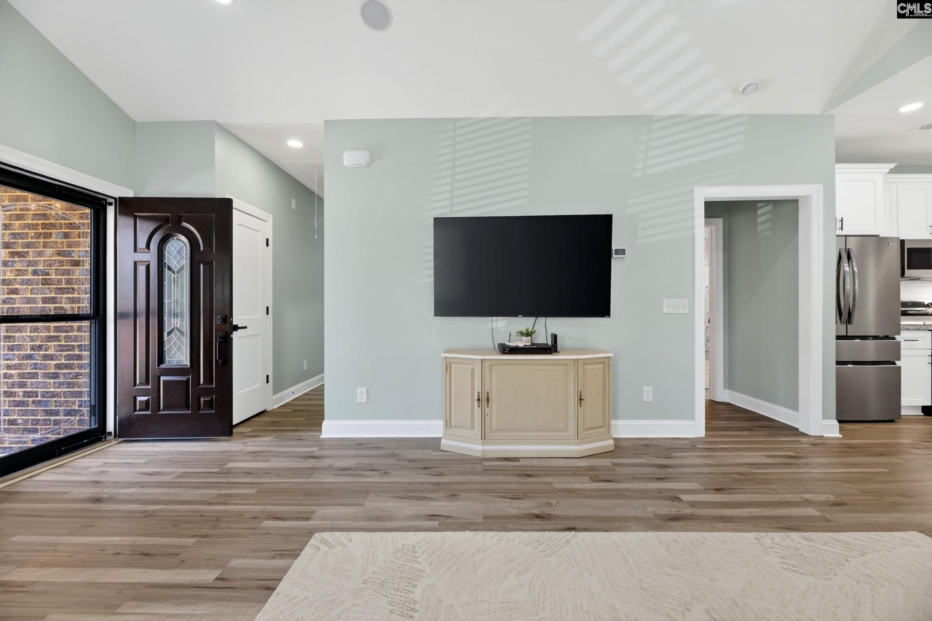 2036 NE Longwood Drive  Photo 8