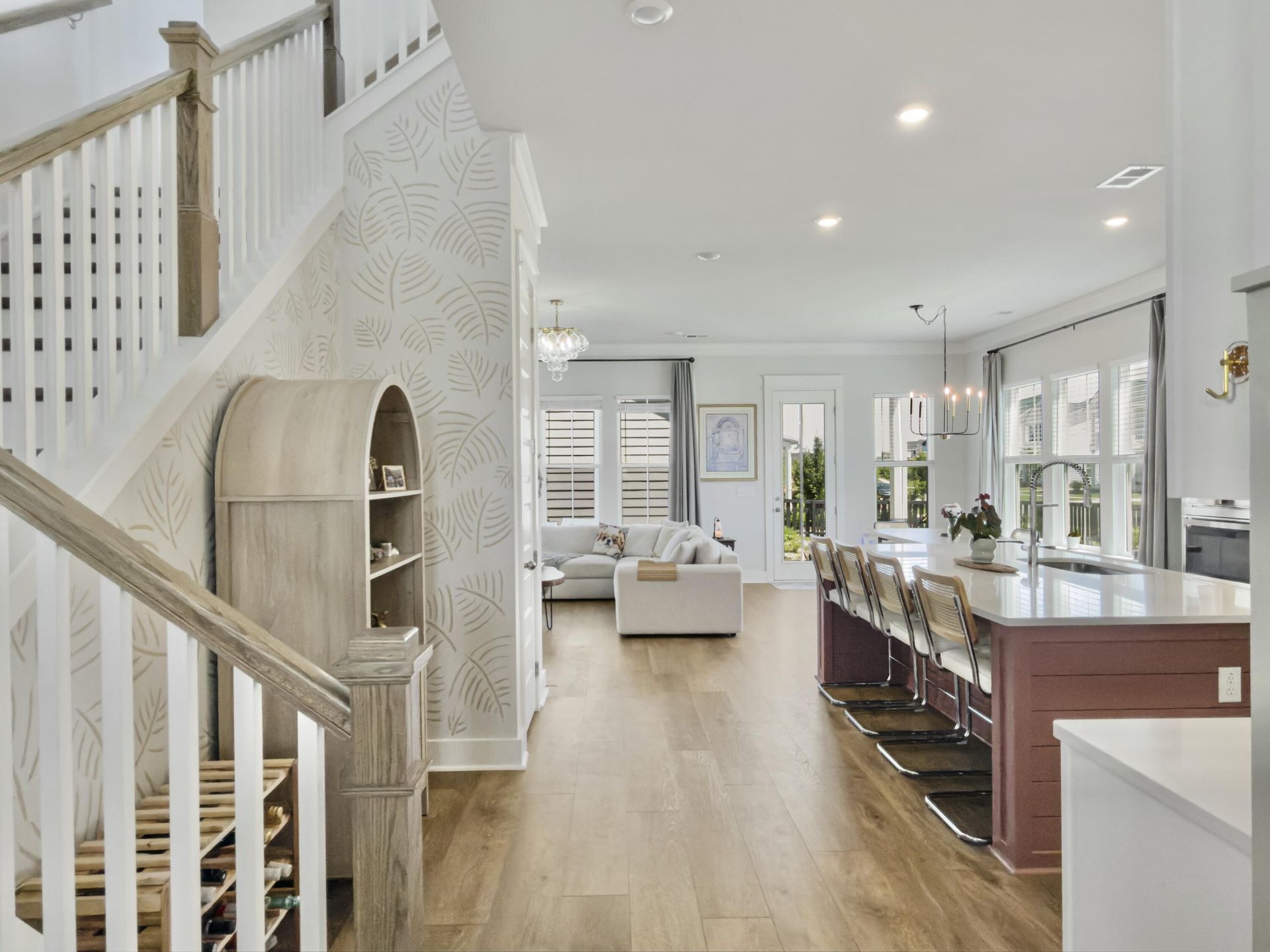 100 E Morton Street Photo 15