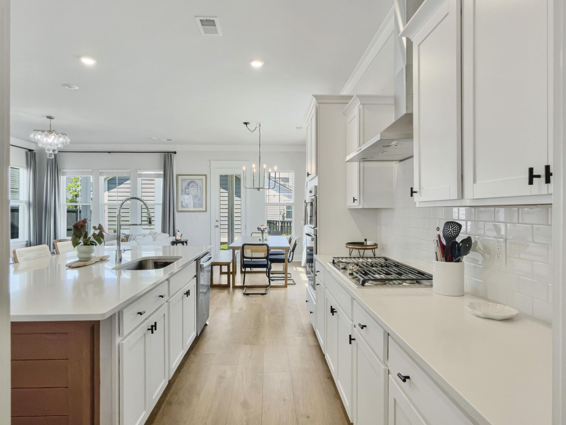 100 E Morton Street Photo 19