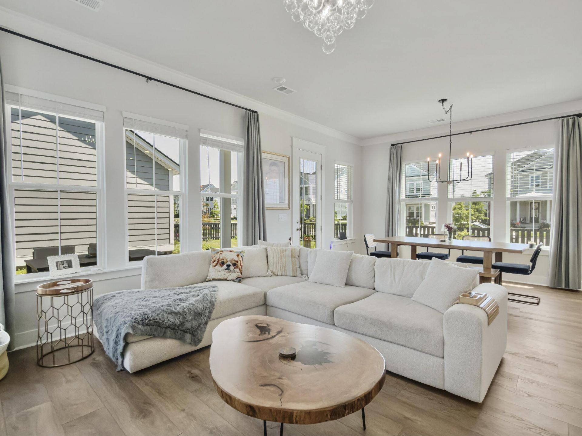 100 E Morton Street Photo 22