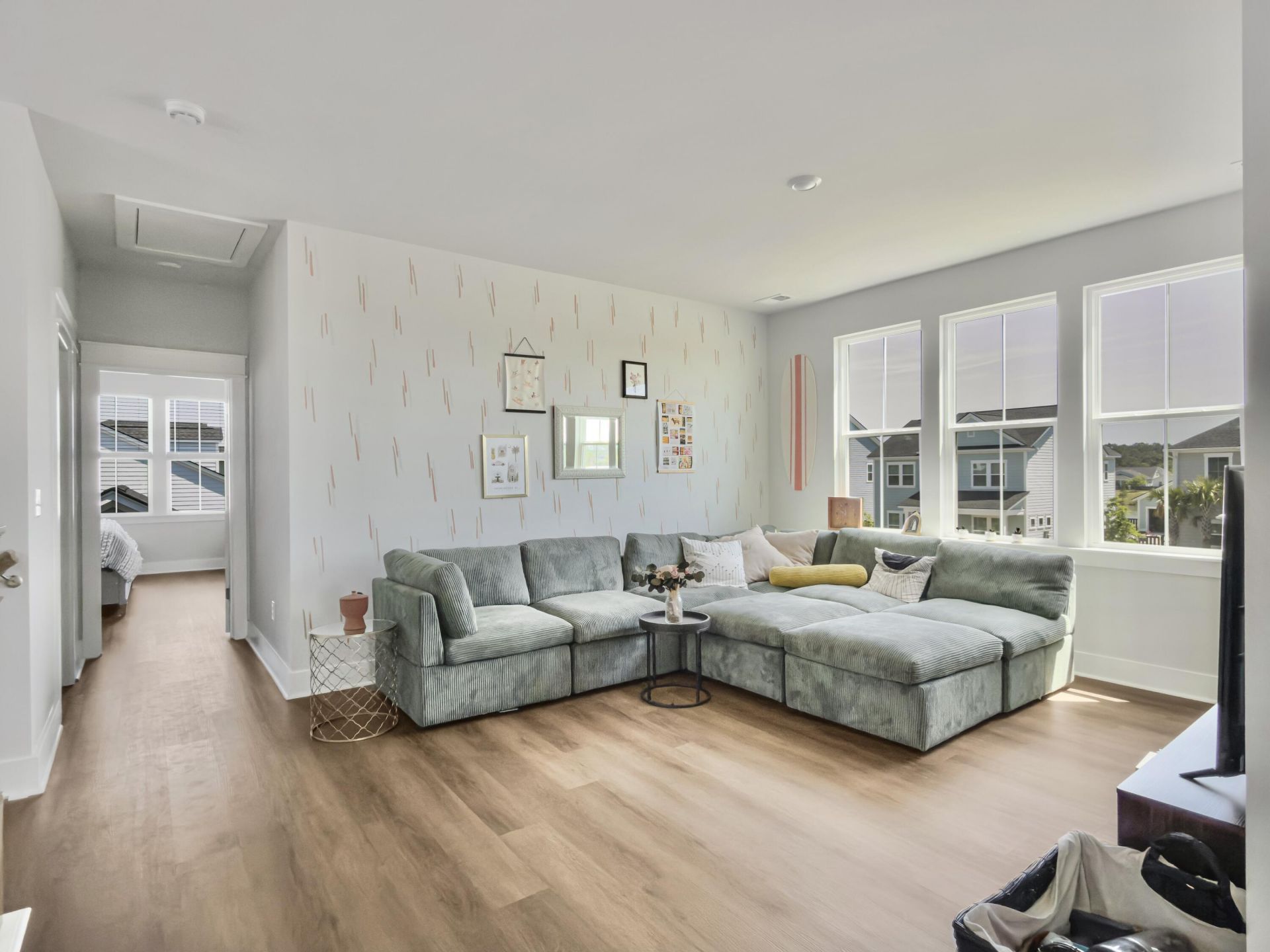 100 E Morton Street Photo 33