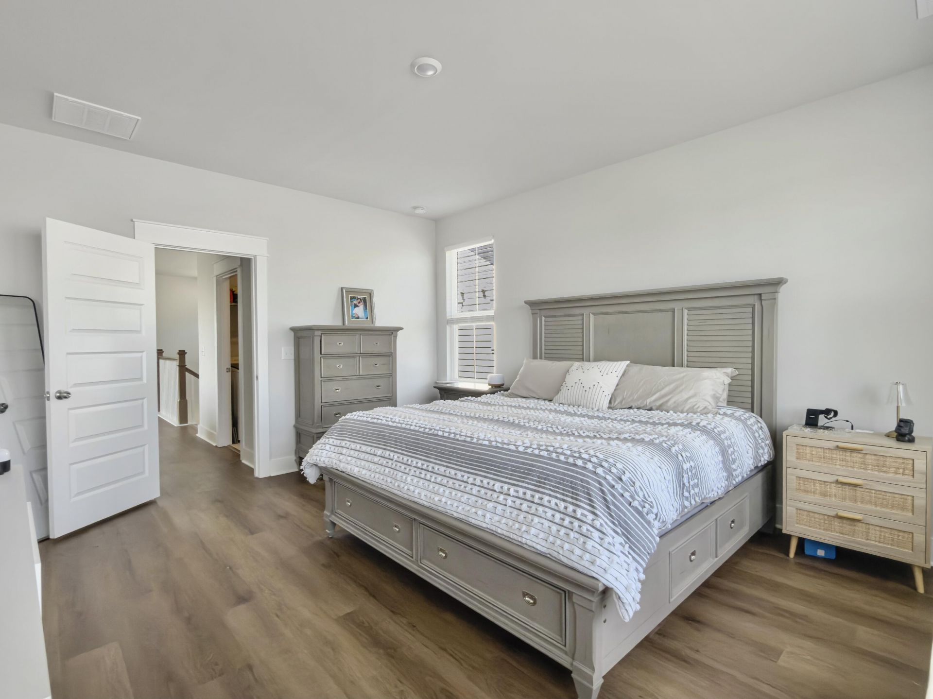 100 E Morton Street Photo 39