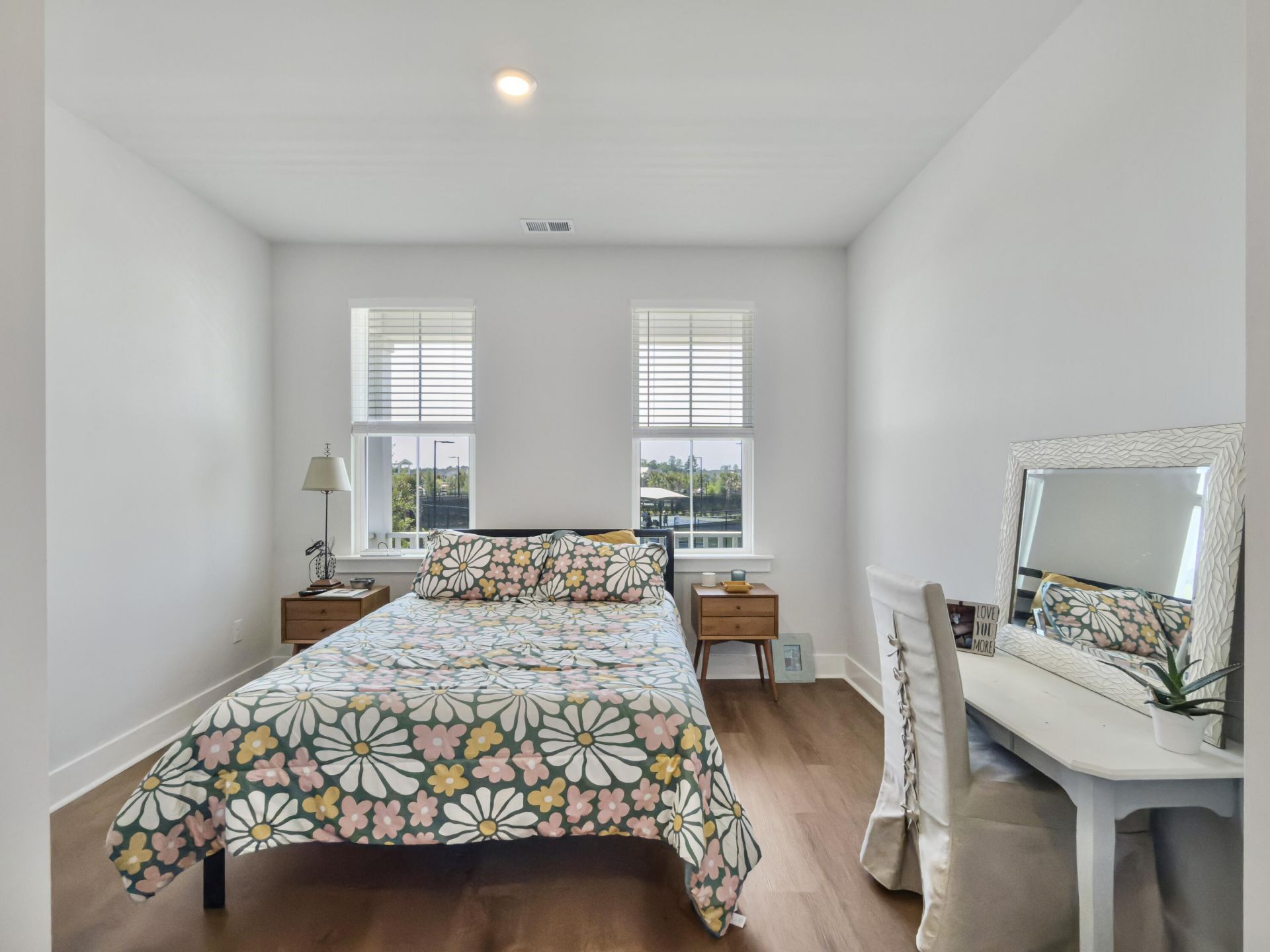 100 E Morton Street Photo 50