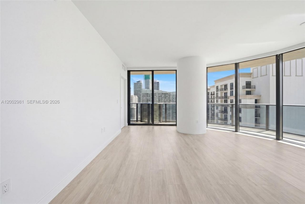 55 SW 9th St, Unit 3106, Miami, FL 33130 Photo