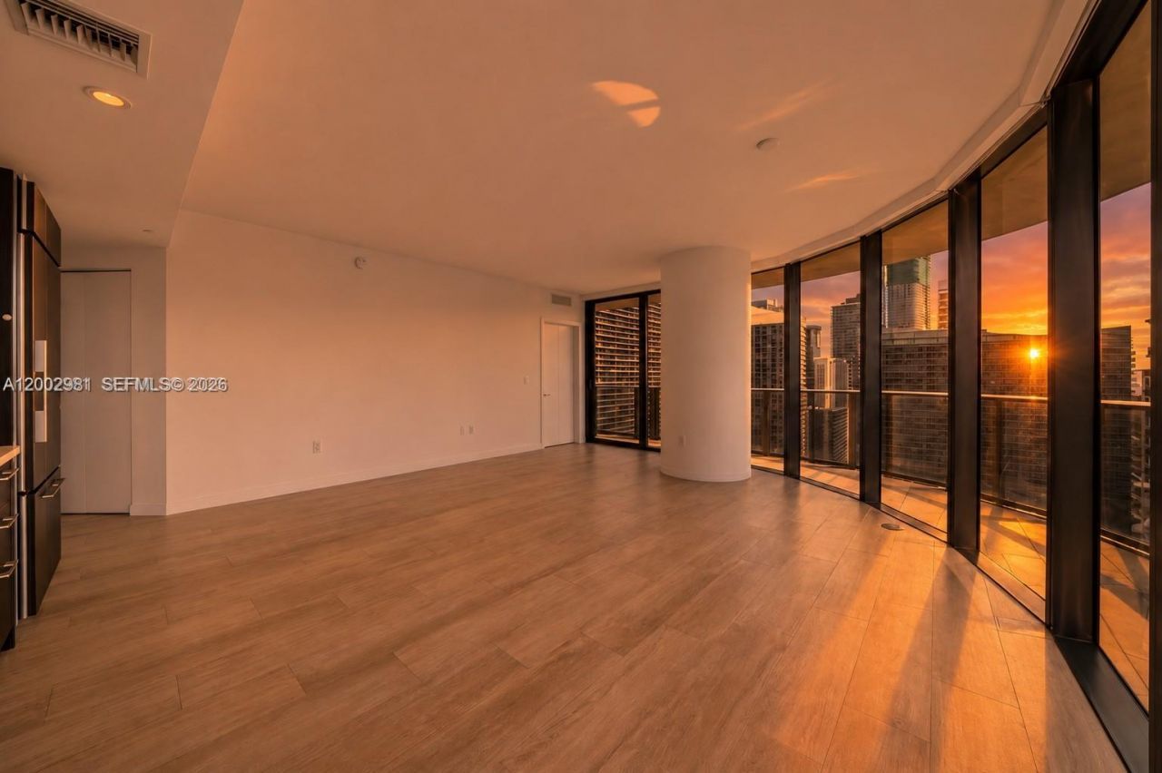 55 SW 9th St, Unit 3106, Miami, FL 33130 Photo