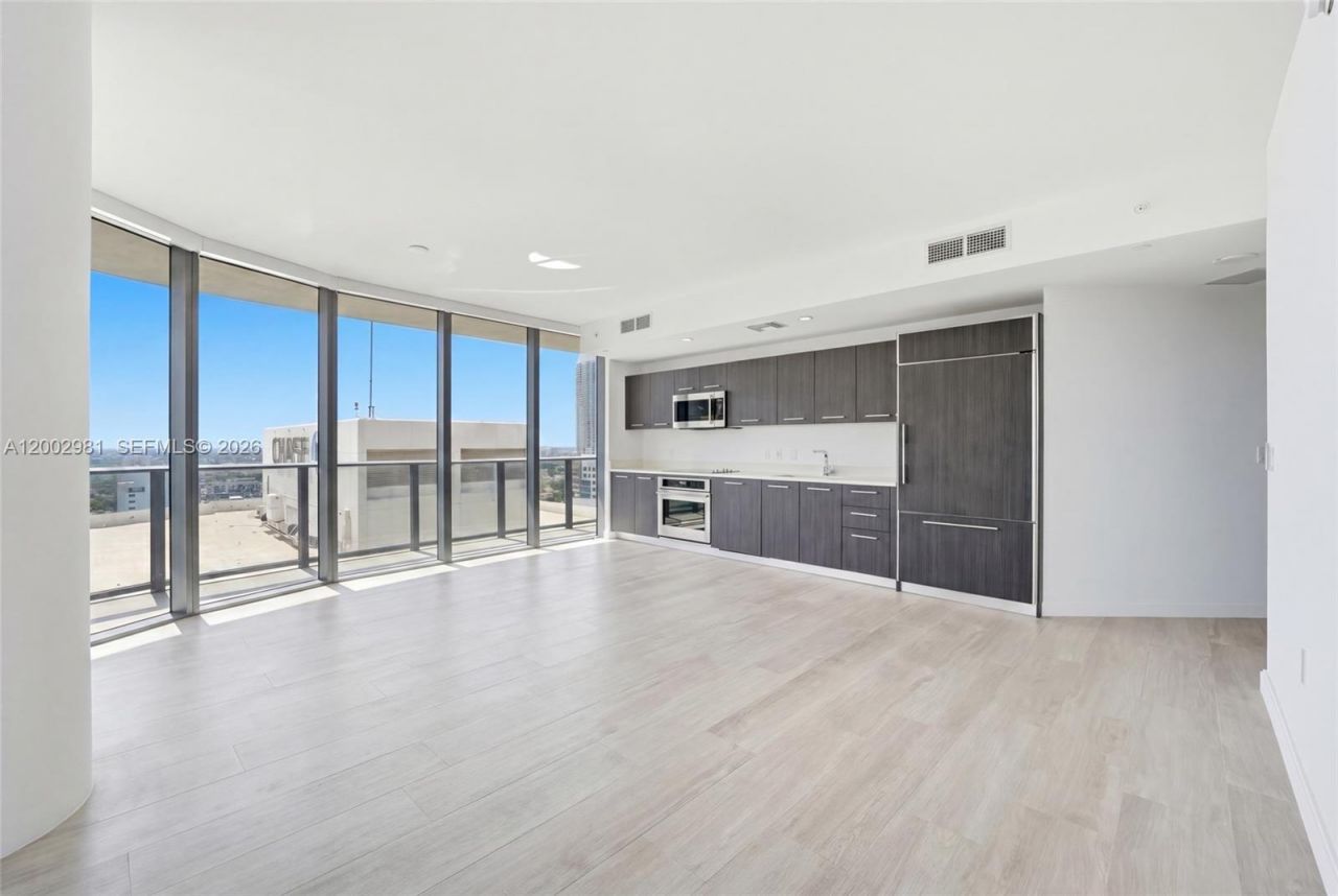 55 SW 9th St, Unit 3106, Miami, FL 33130 Photo