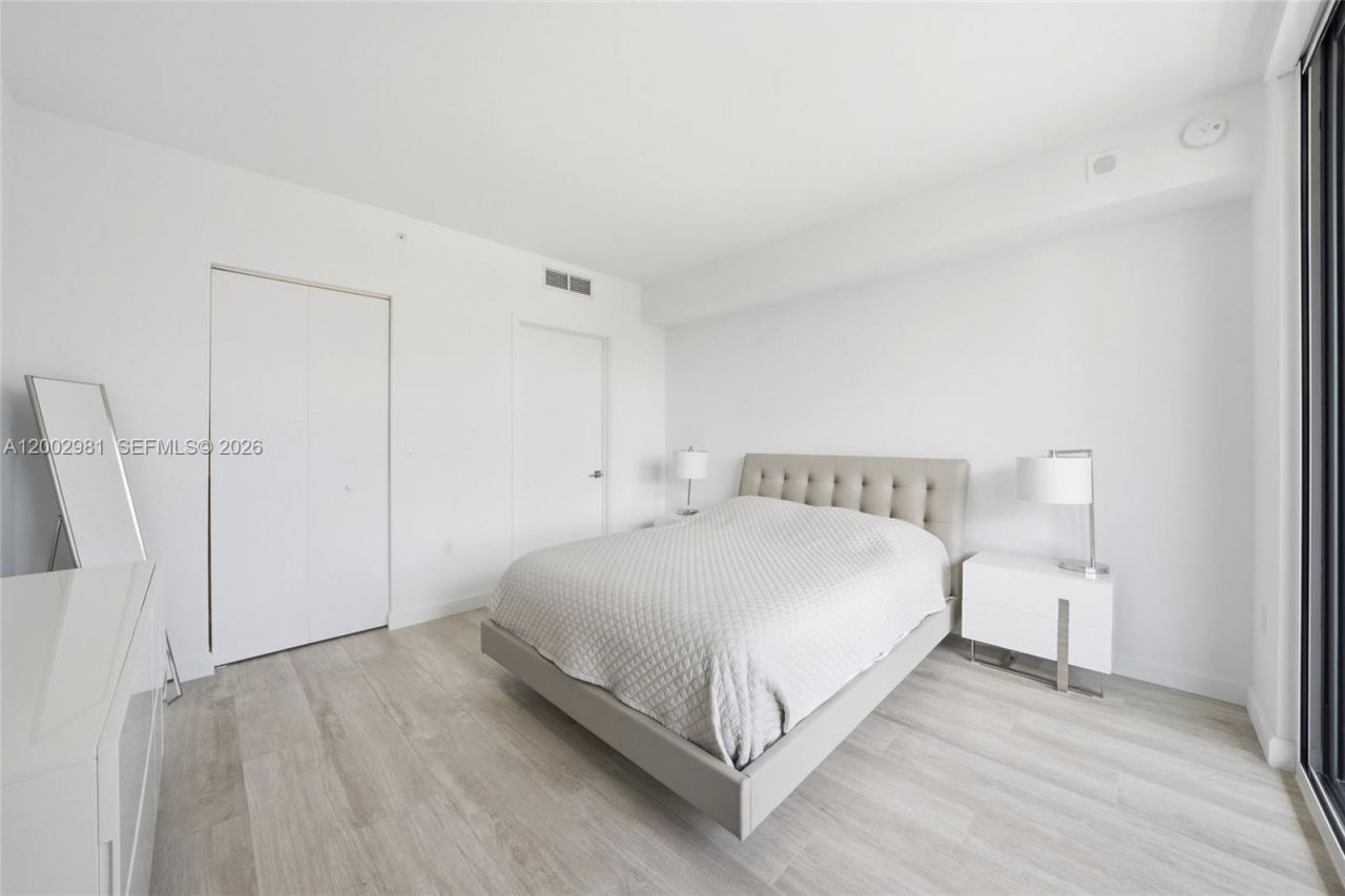 55 SW 9th St, Unit 3106, Miami, FL 33130 Photo