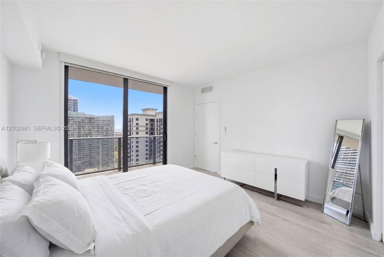 55 SW 9th St, Unit 3106, Miami, FL 33130 Photo