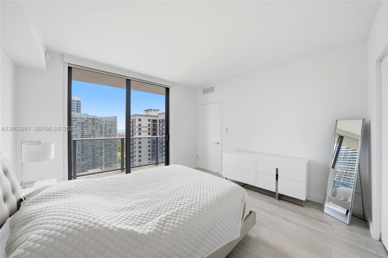 55 SW 9th St, Unit 3106, Miami, FL 33130 Photo