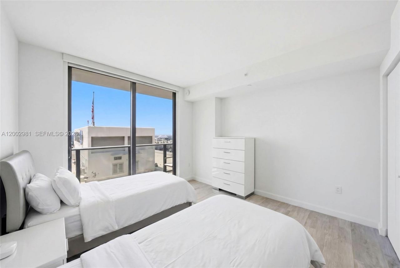 55 SW 9th St, Unit 3106, Miami, FL 33130 Photo