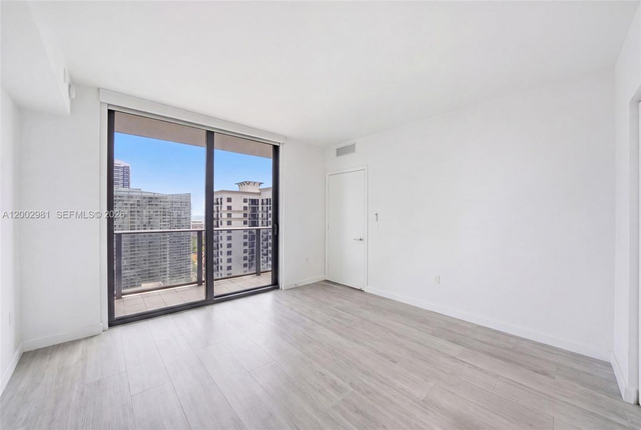 55 SW 9th St, Unit 3106, Miami, FL 33130 Photo